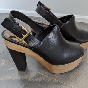 COACH sandals size 6.5 black leather